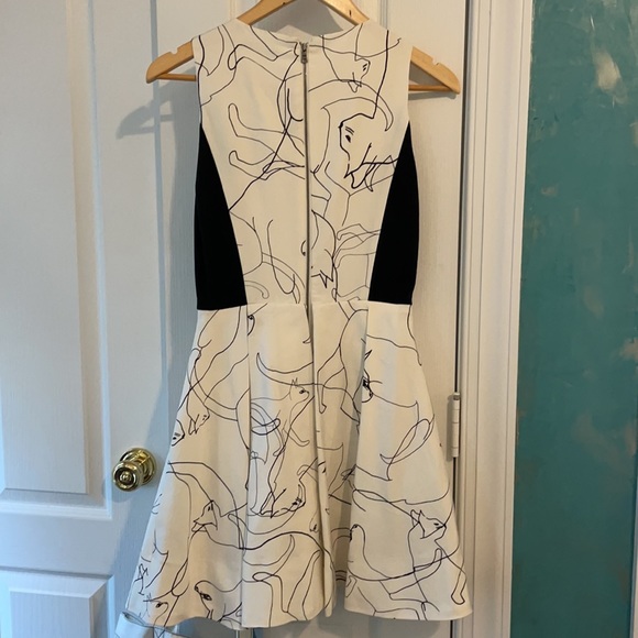 Alice + Olivia "Luna" Cat Print Box Dress - Picture 3 of 4